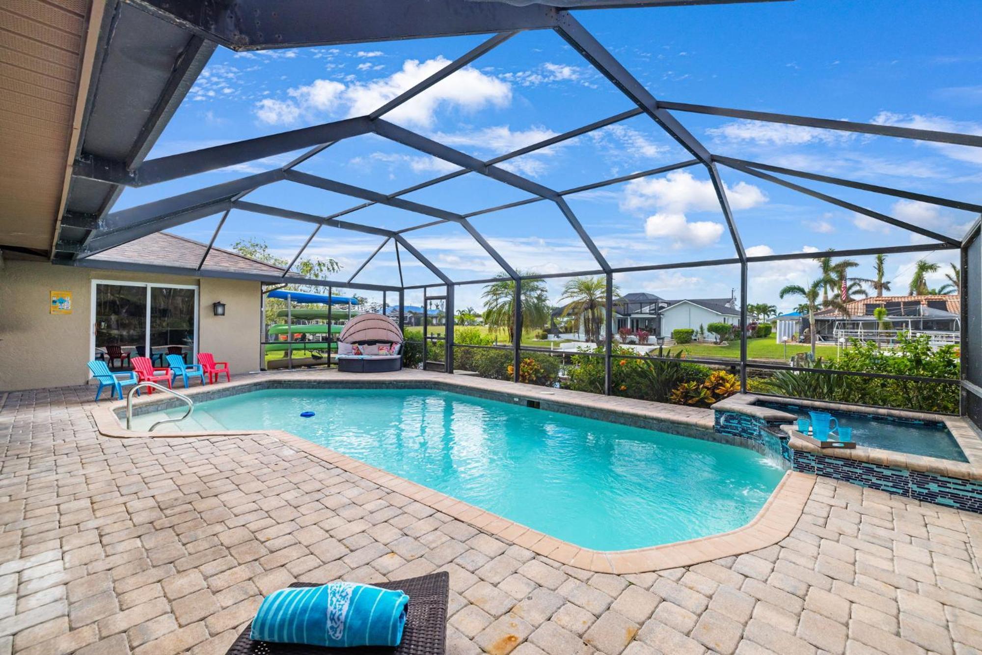 Gulf Access Heated Pool With Pool Table - De Nona