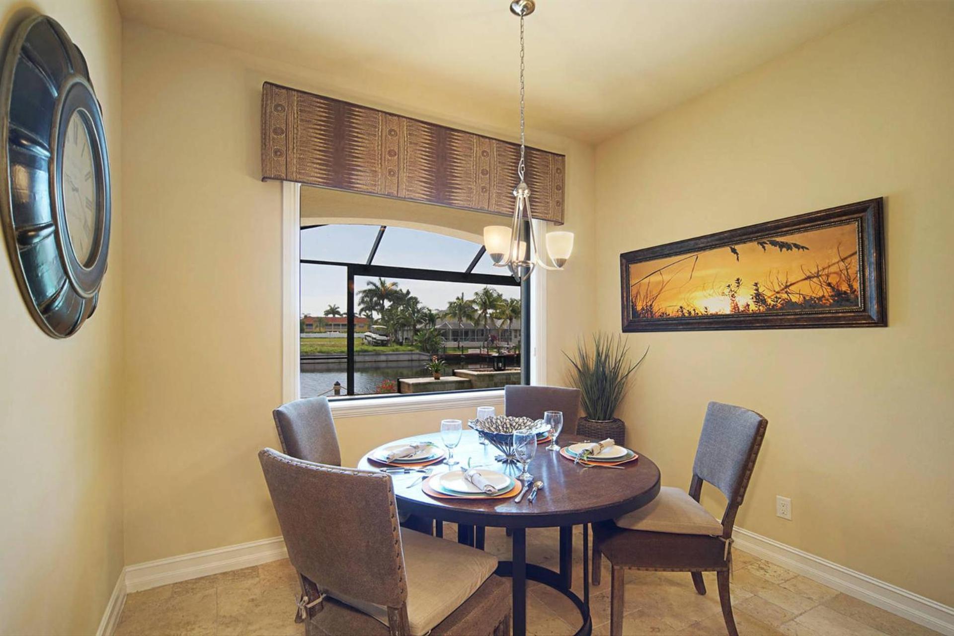 Villa Stunning Gulf-access With Saltwater Heated Pool & - Francesca Cape Coral