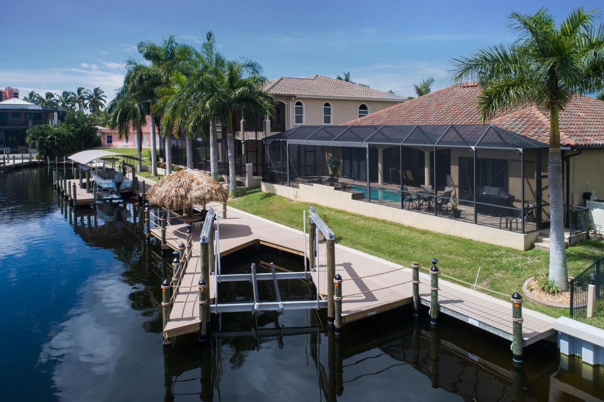 Villa Stunning Gulf-access With Saltwater Heated Pool & - Francesca Cape Coral