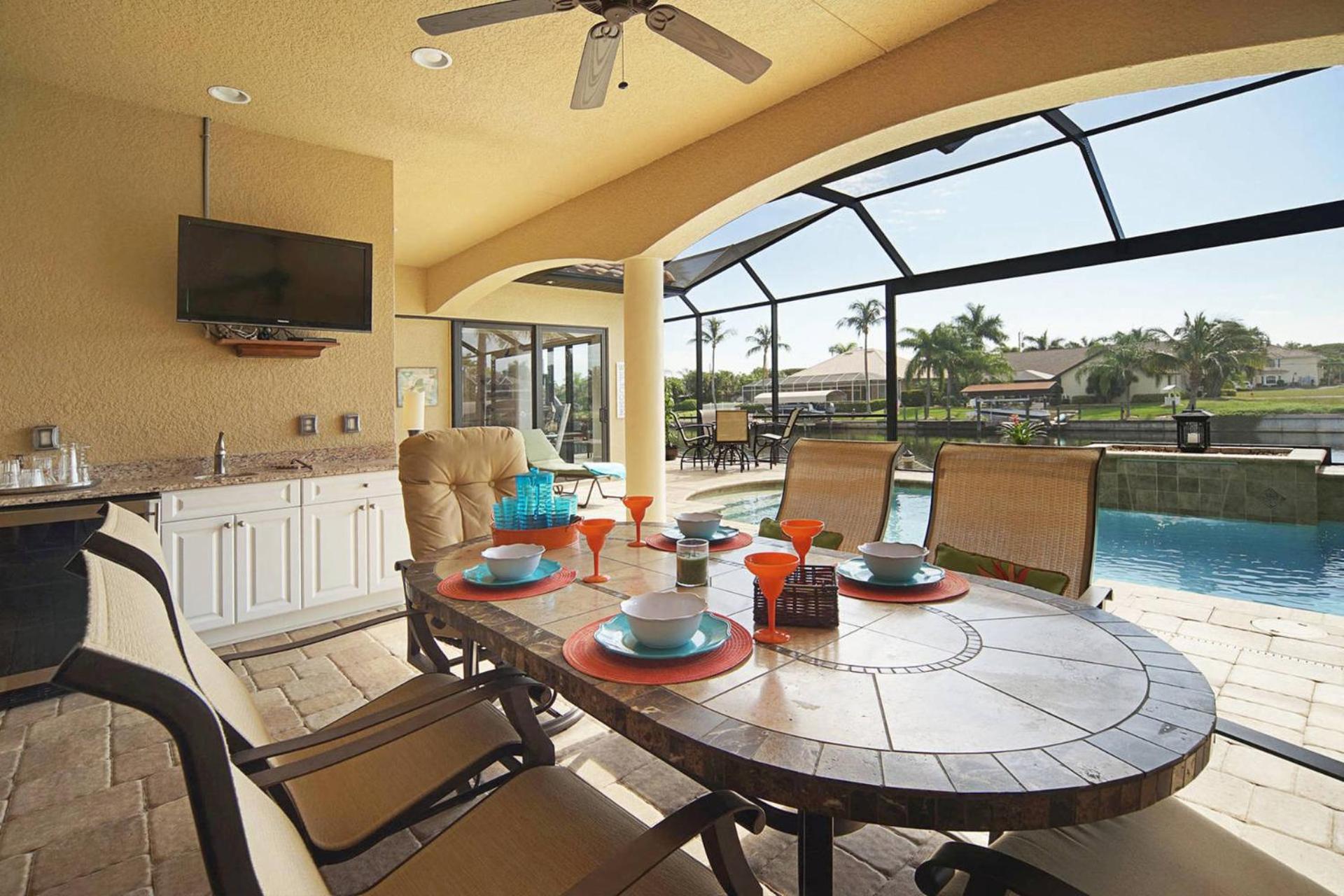Stunning Gulf-access With Saltwater Heated Pool & - Francesca Cape Coral