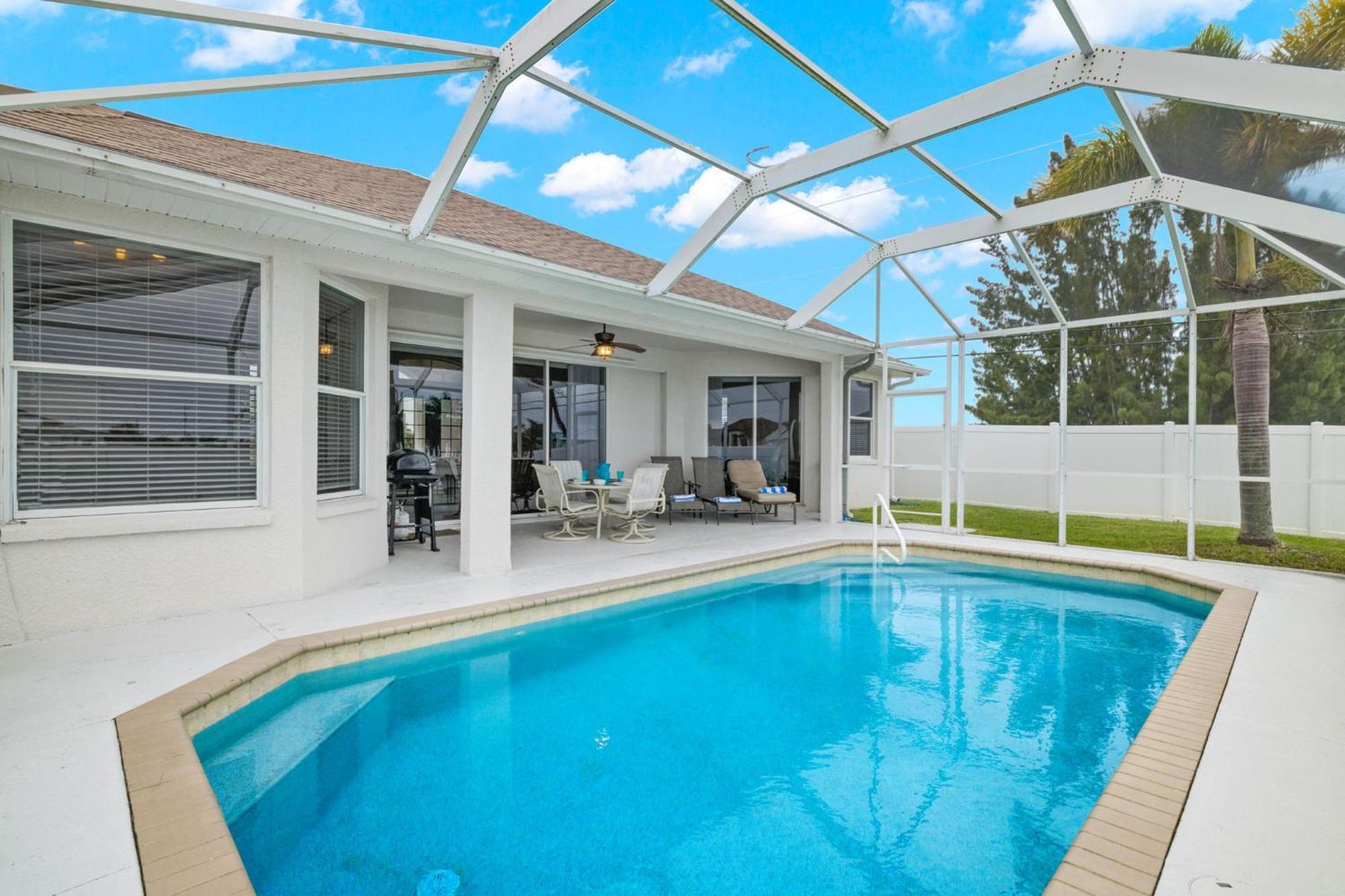 Quiet With Fenced Yard & Pool Table - Perfect For Families With Pets! - Grace Matlacha