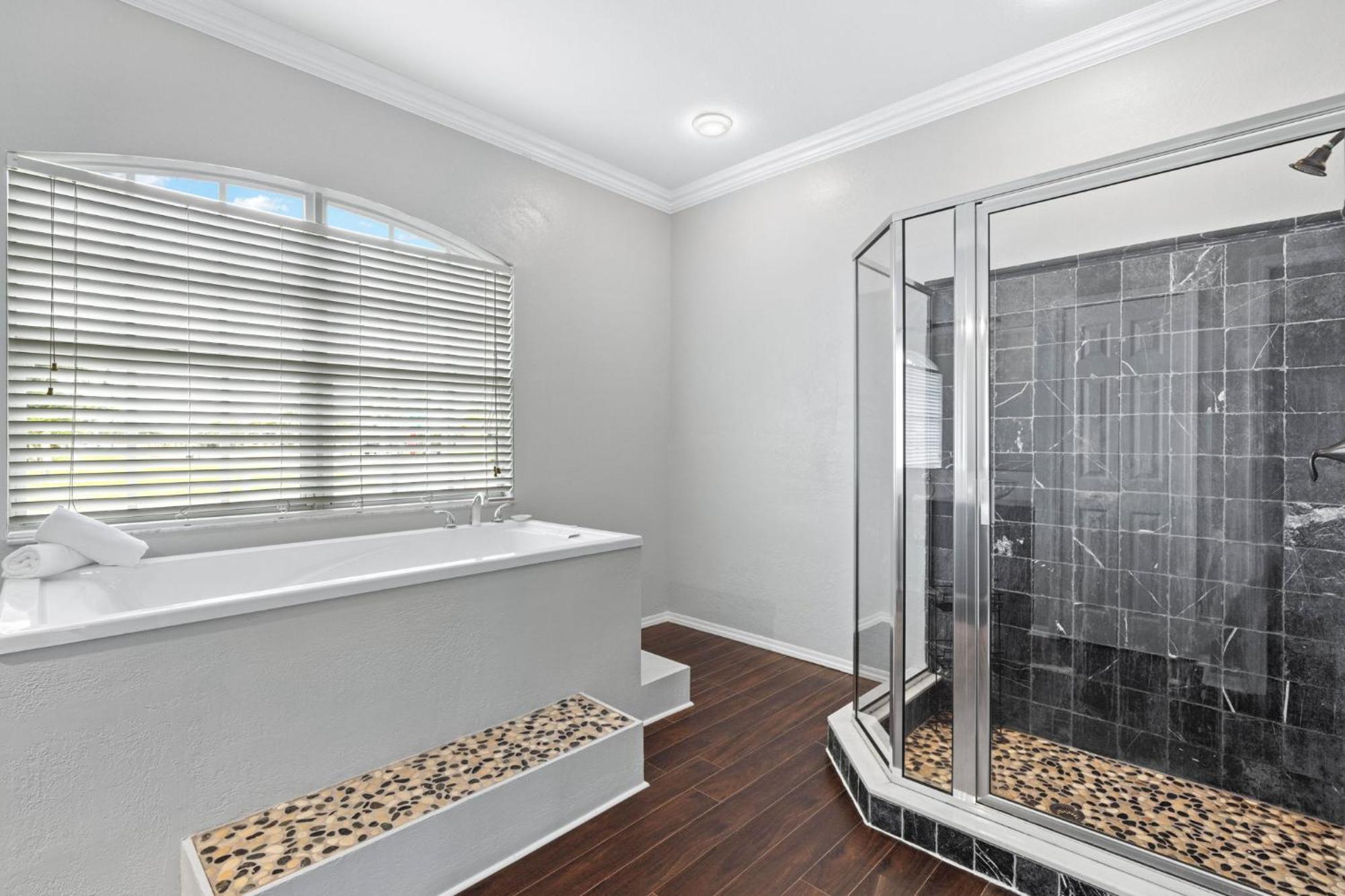 Quiet With Fenced Yard & Pool Table - Perfect For Families With Pets! - Grace * Matlacha