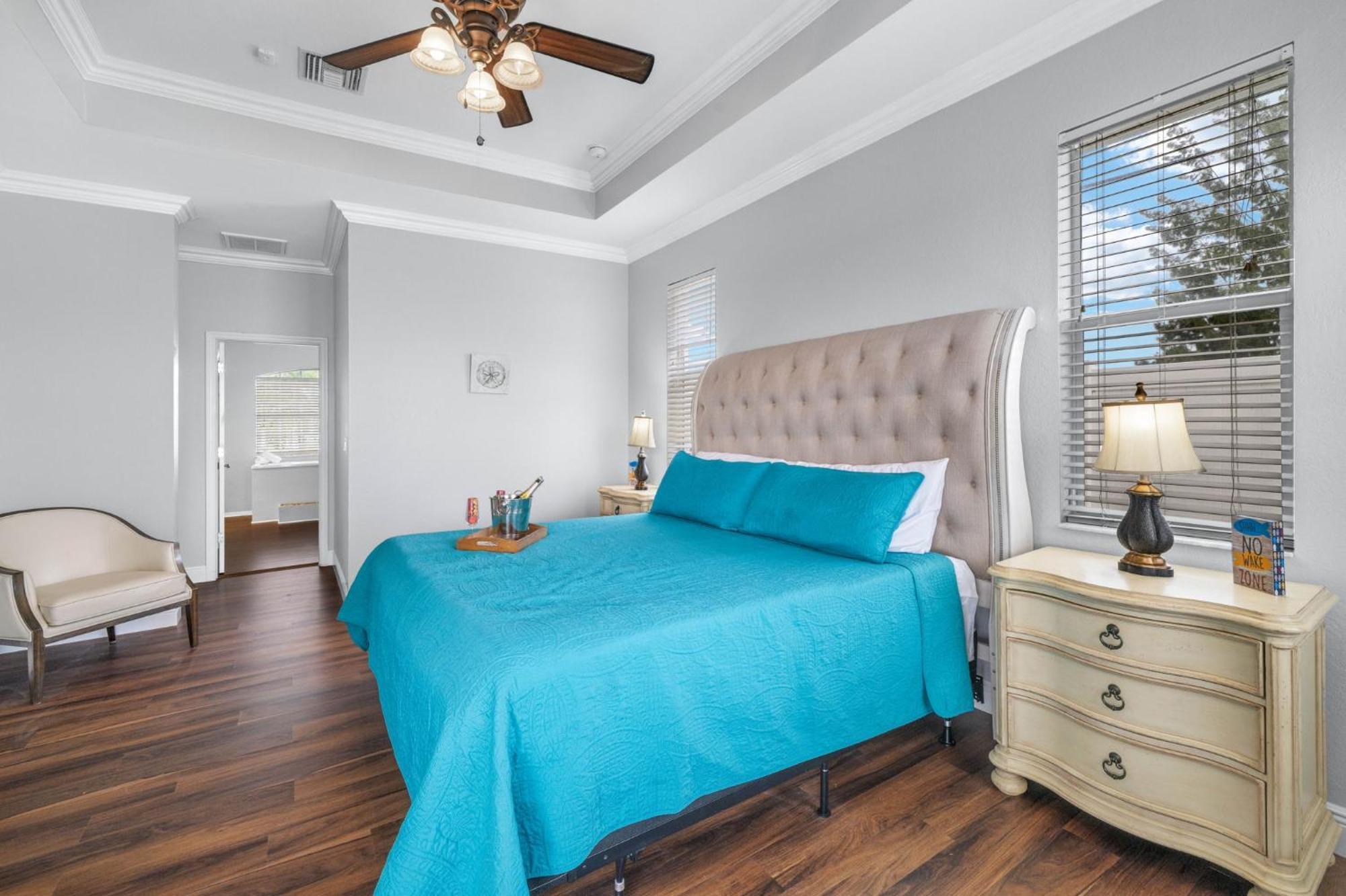 Quiet With Fenced Yard & Pool Table - Perfect For Families With Pets! - Grace Villa Matlacha