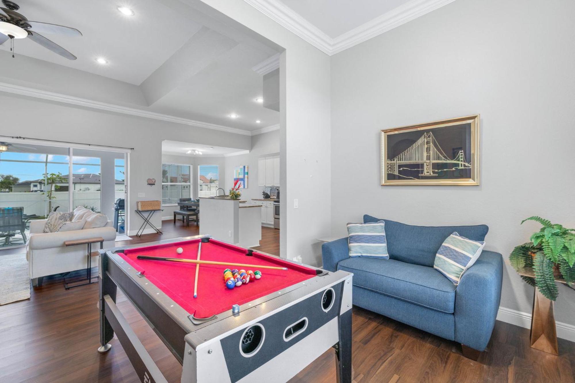 Quiet With Fenced Yard & Pool Table - Perfect For Families With Pets! - Grace Villa