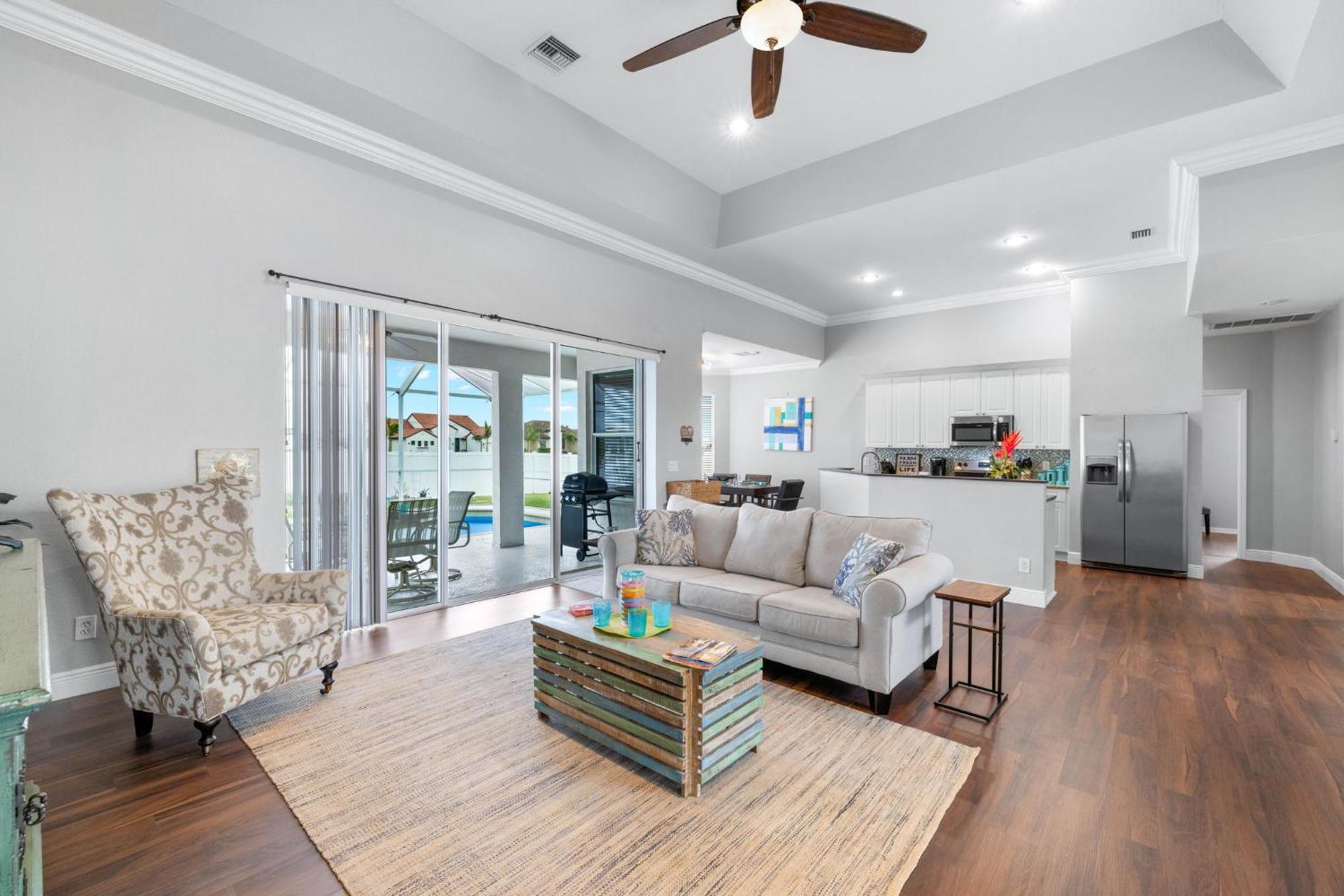 Quiet With Fenced Yard & Pool Table - Perfect For Families With Pets! - Grace *