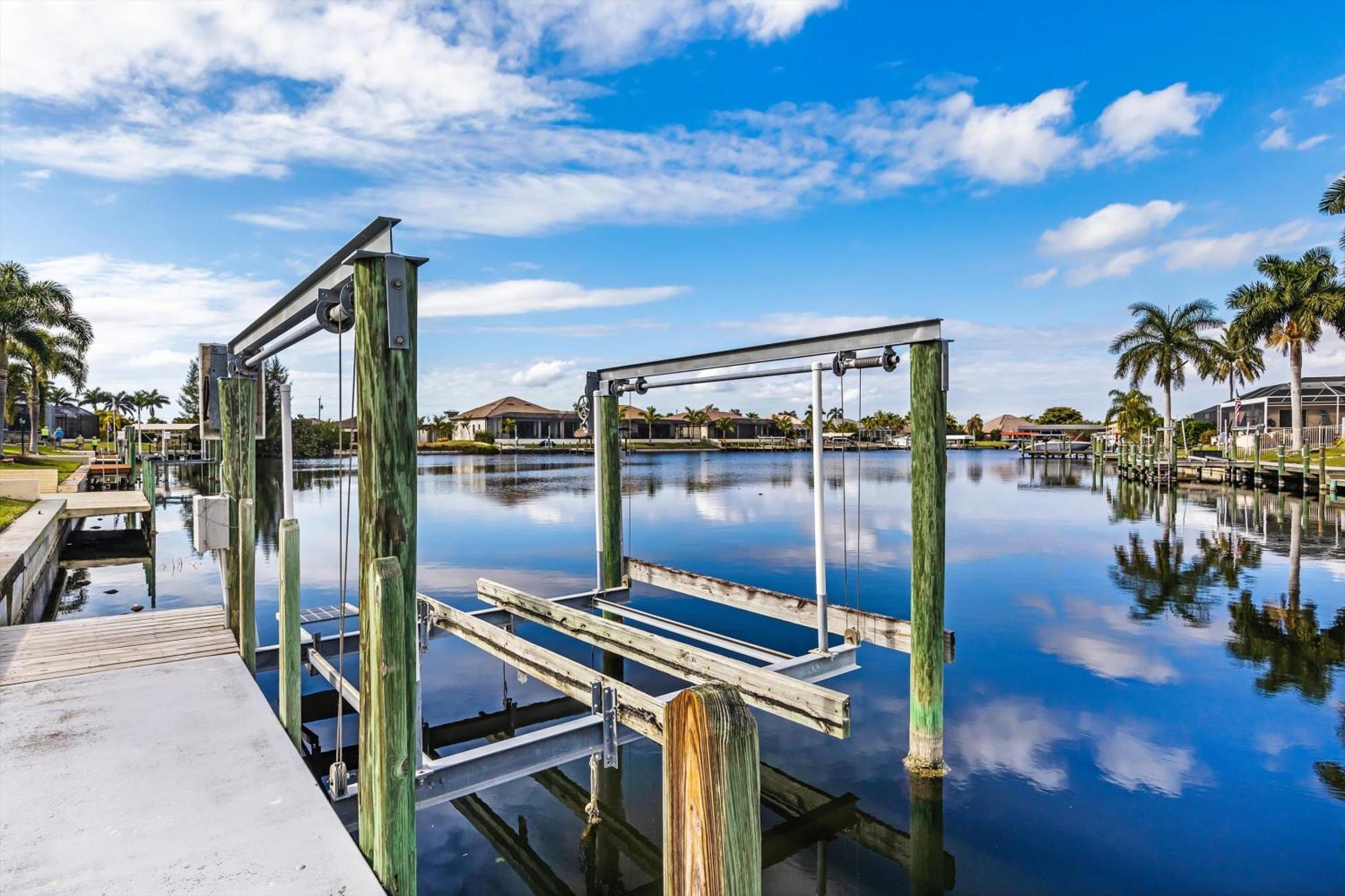 Spacious Gulf-access Heated-pool With & Boat Lift - Ashlyn Cape Coral