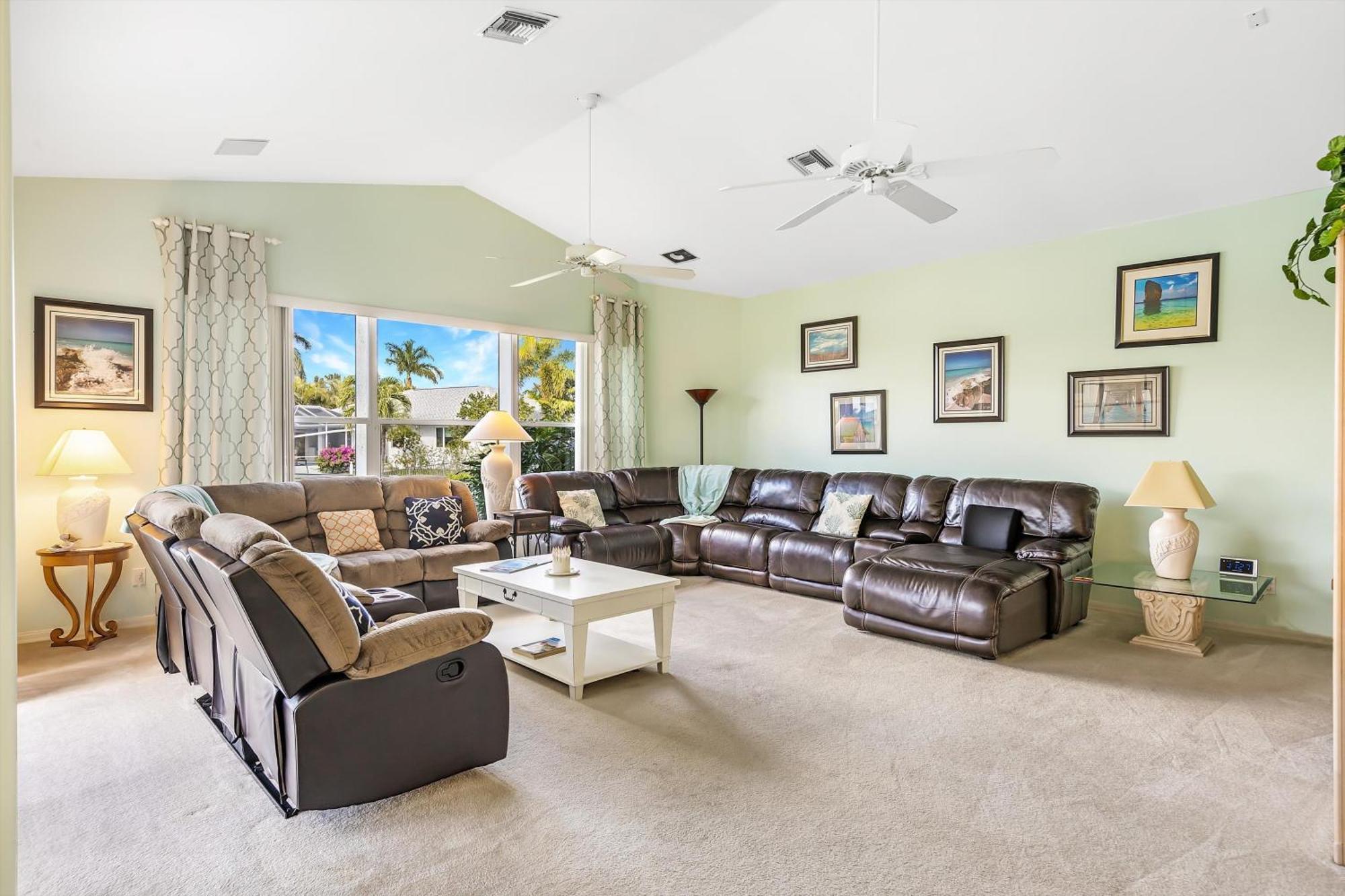 Spacious Gulf-access Heated-pool With & Boat Lift - Ashlyn Villa Cape Coral