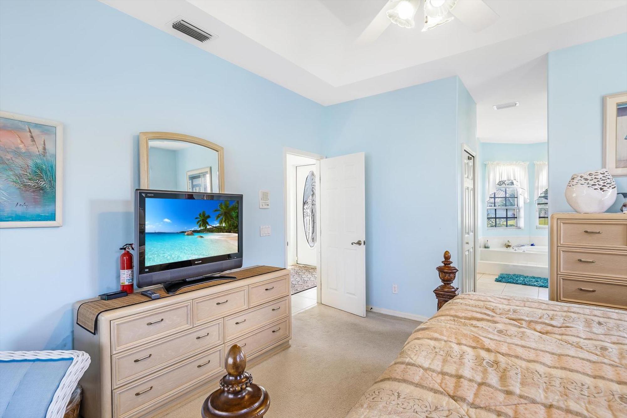 Spacious Gulf-access Heated-pool With & Boat Lift - Ashlyn
