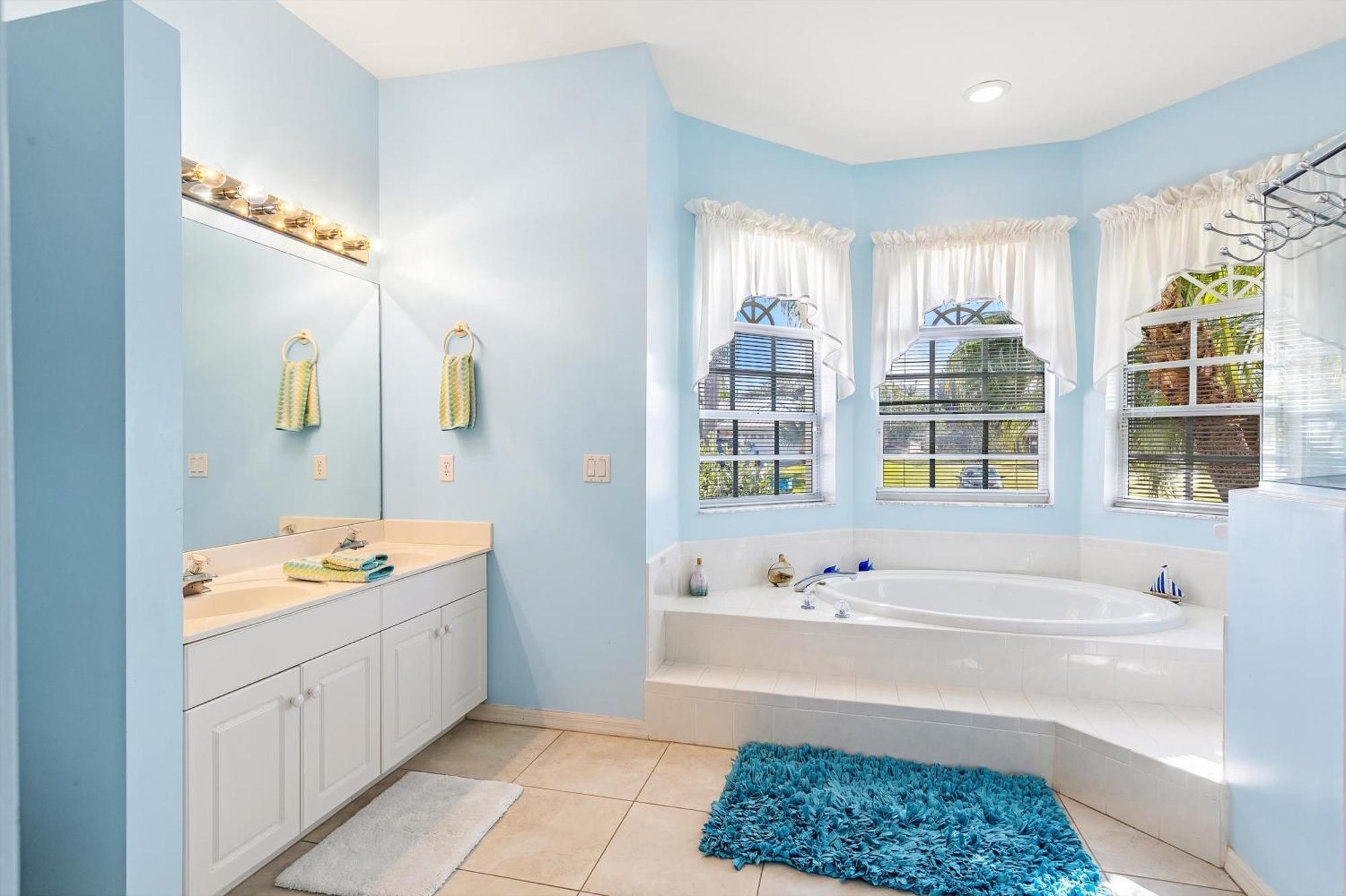 Spacious Gulf-access Heated-pool With & Boat Lift - Ashlyn Villa