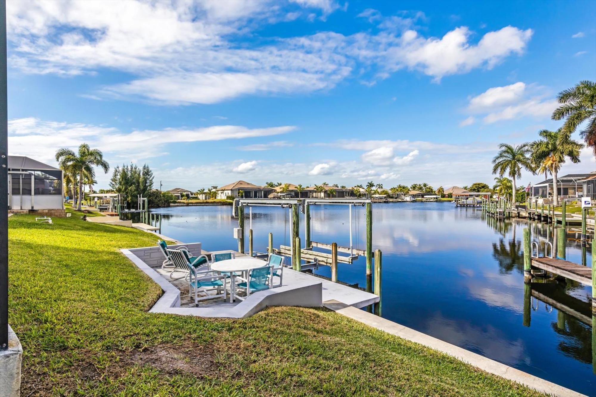 Villa Spacious Gulf-access Heated-pool With & Boat Lift - Ashlyn