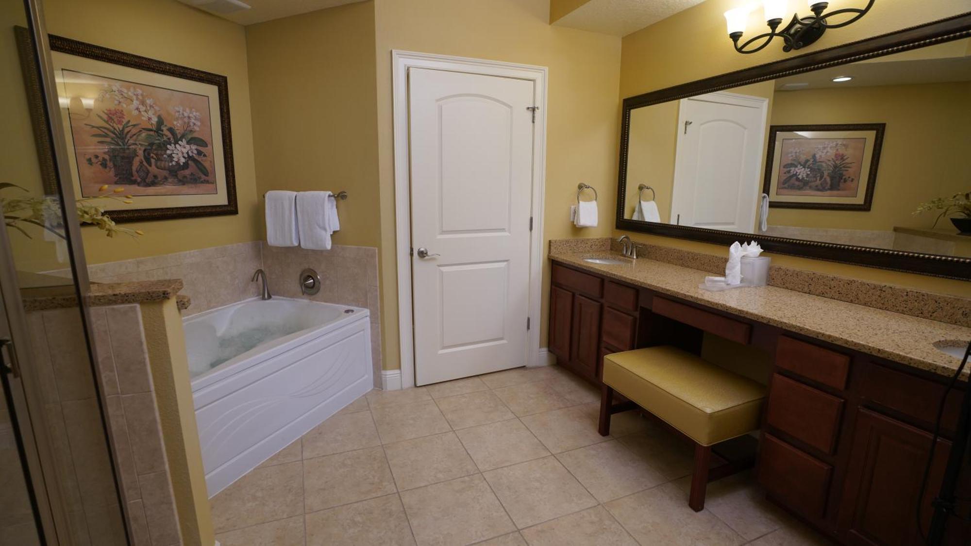 The Berkley, Orlando Resort Four Corners