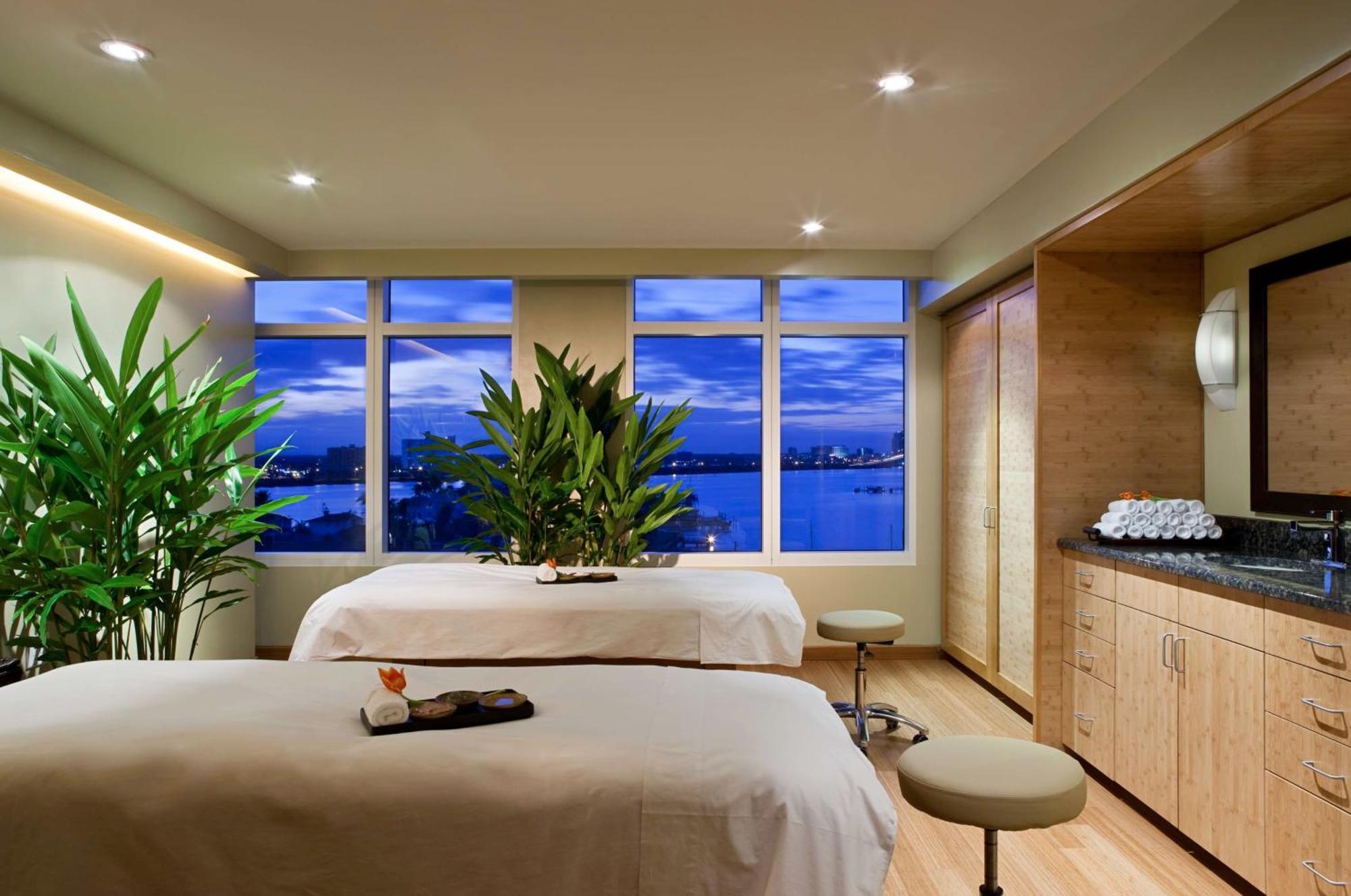 Resort Hyatt Regency Clearwater & 4*