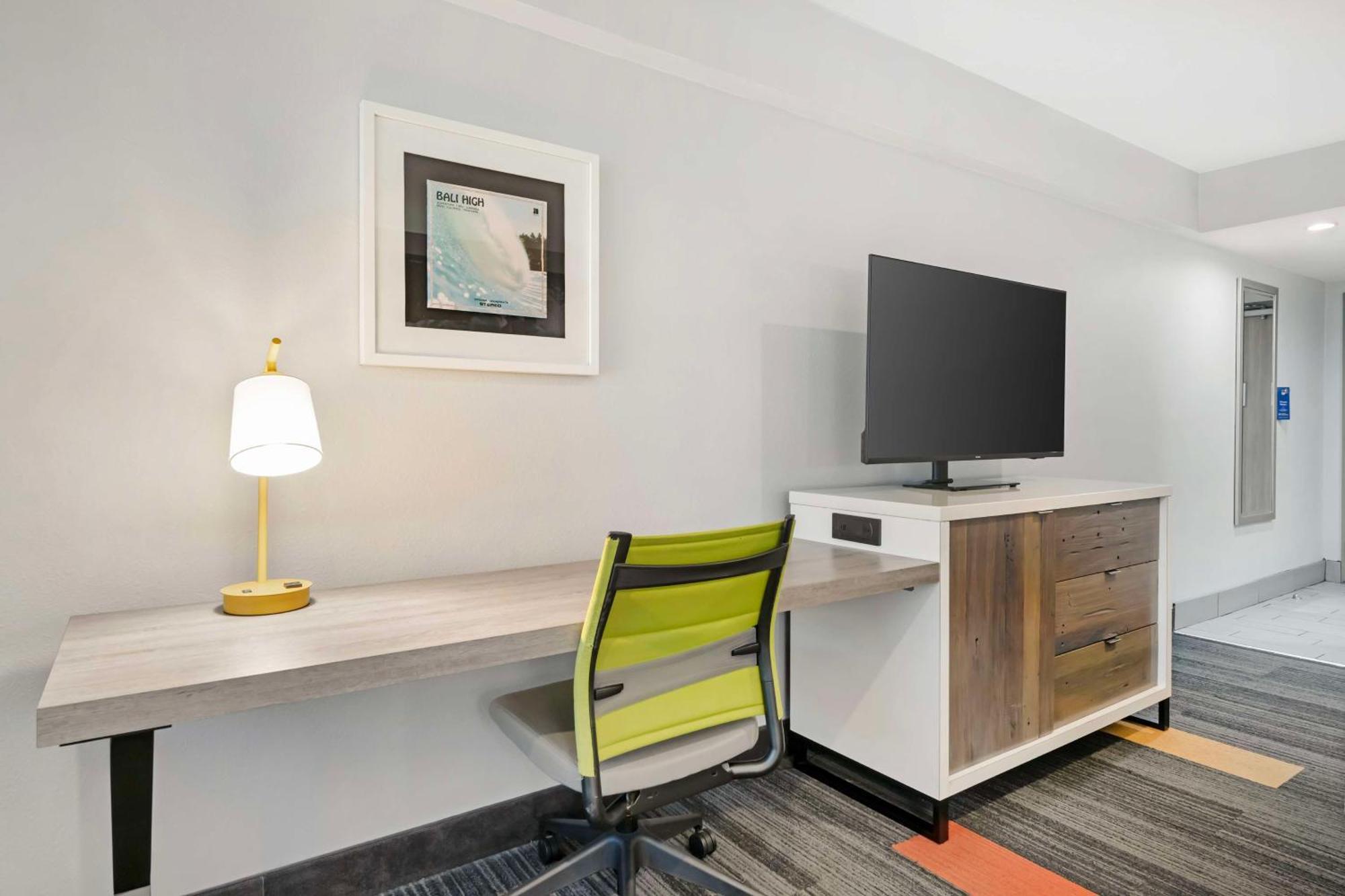 Hotel Western Oceanfront 3*