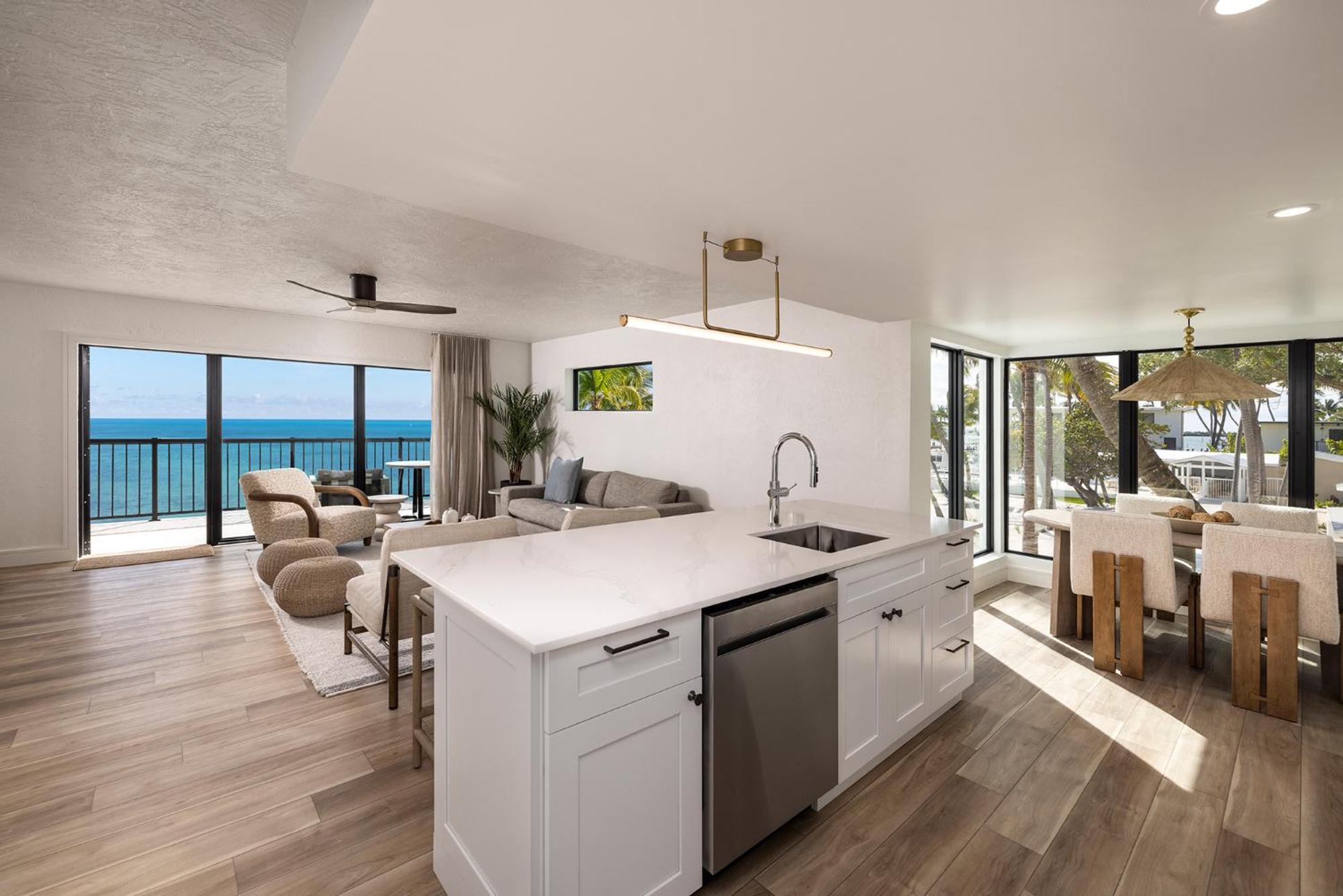 Pines & Palms Resort 3*