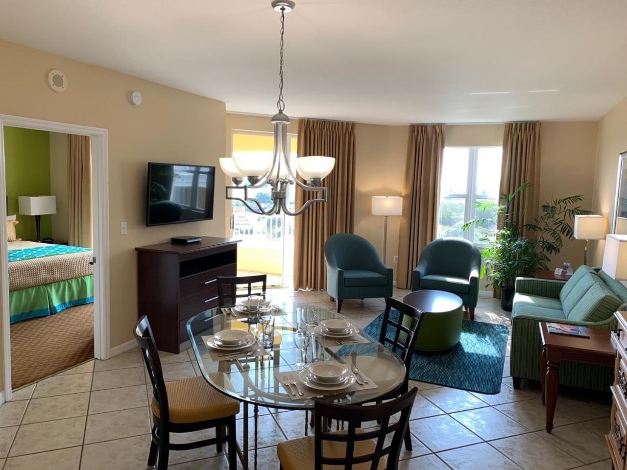 At Weston, Lauderdale Resort