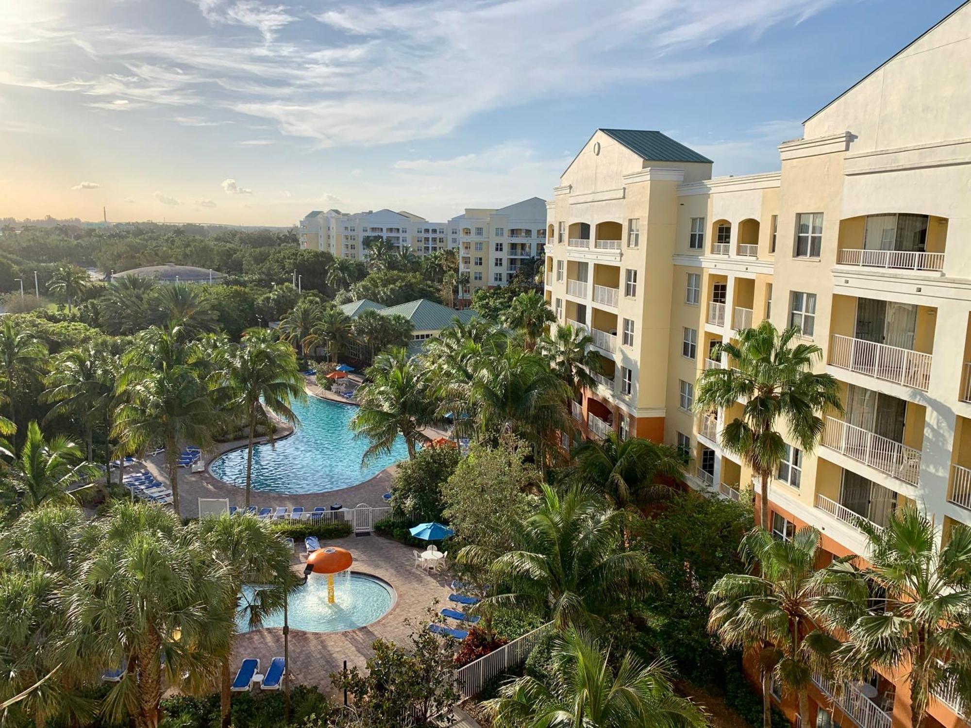 At Weston, Lauderdale Resort Weston