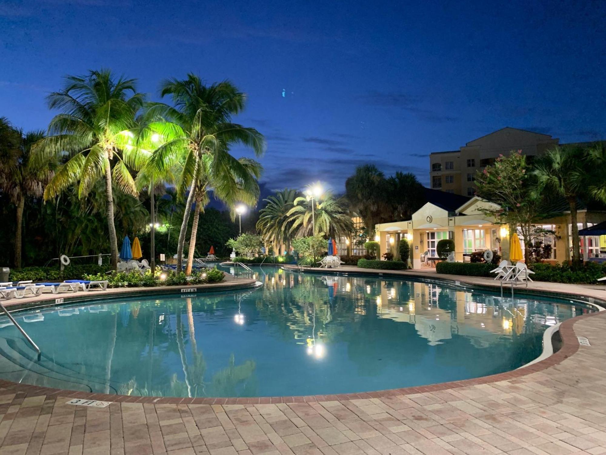 At Weston, Lauderdale 4* Weston