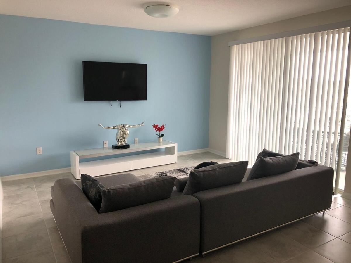 Apartment Aqua Vista Gated Style Community Storey