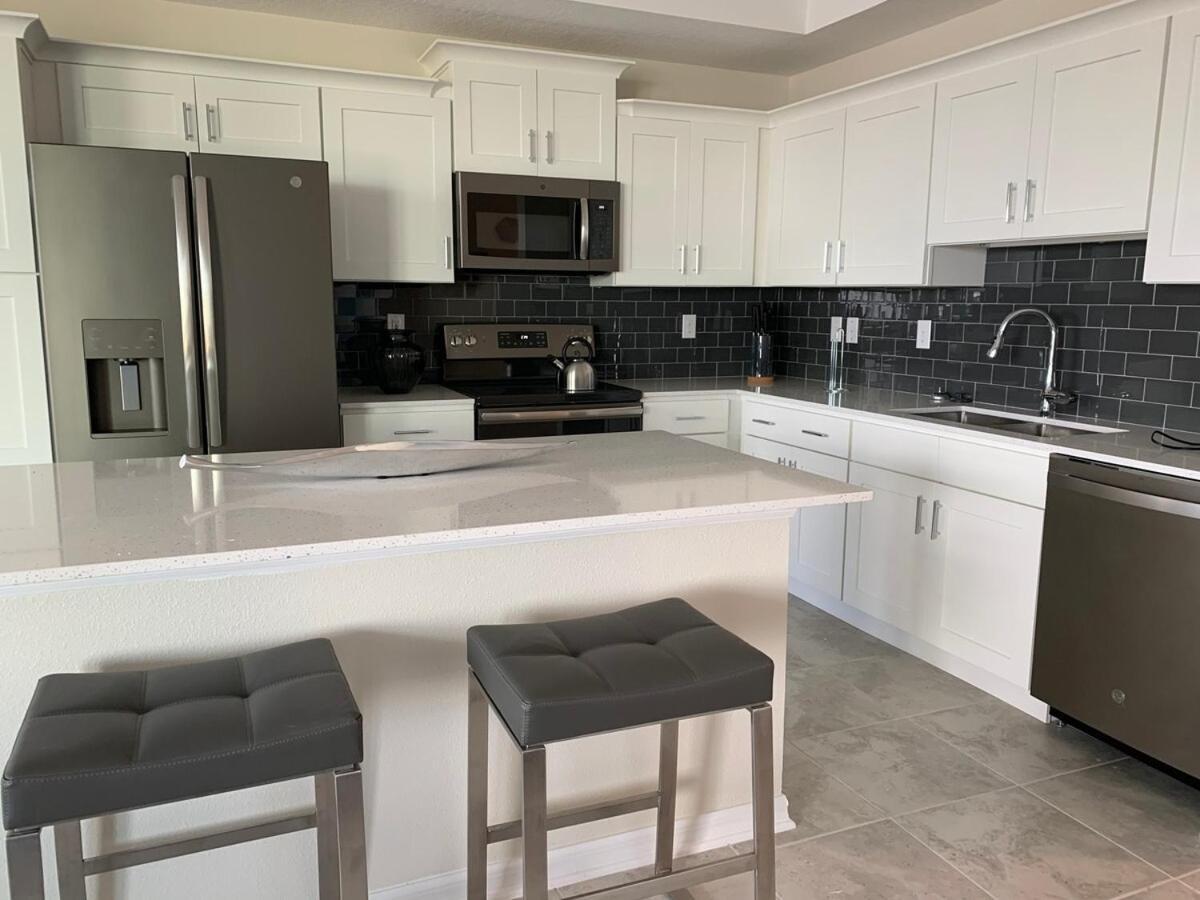 Apartment Aqua Vista Gated Style Community Storey *