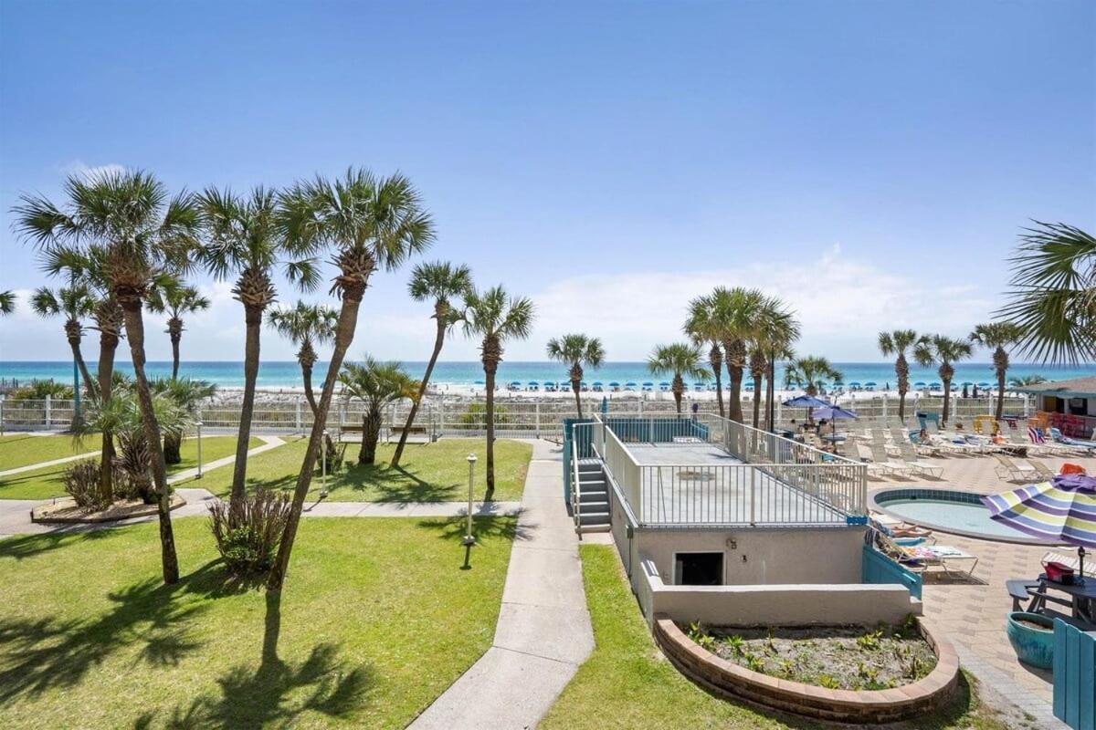 Apartment Summit 225 - Floor Beachfront - Sleeps 5