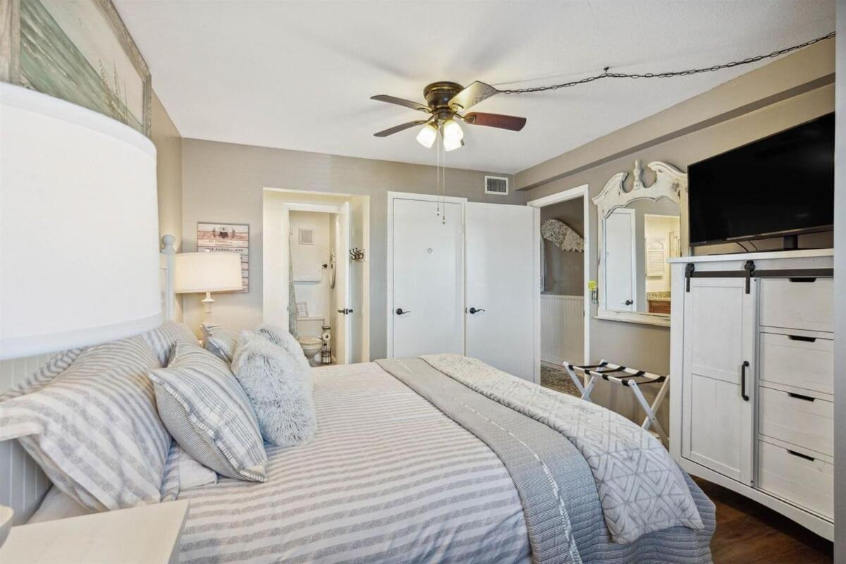 Summit 225 - Floor Beachfront - Sleeps 5 Apartment Panama City Beach