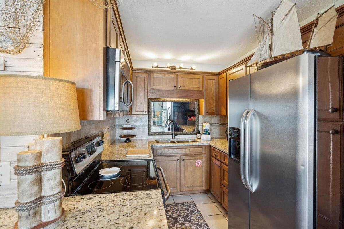 Apartment Summit 225 - Floor Beachfront - Sleeps 5