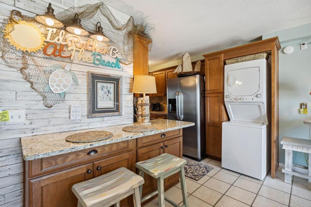 Apartment Summit 225 - Floor Beachfront - Sleeps 5 *