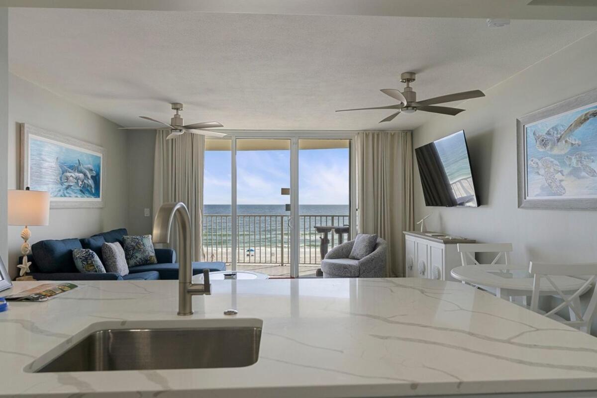 Apartment Long Tower 3 #305 Beachfront Renovation *