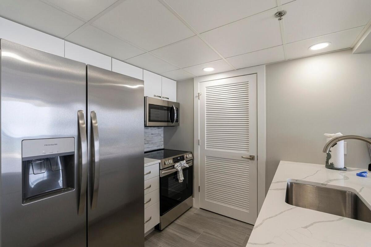 Apartment Long Tower 3 #305 Beachfront Renovation Panama City Beach