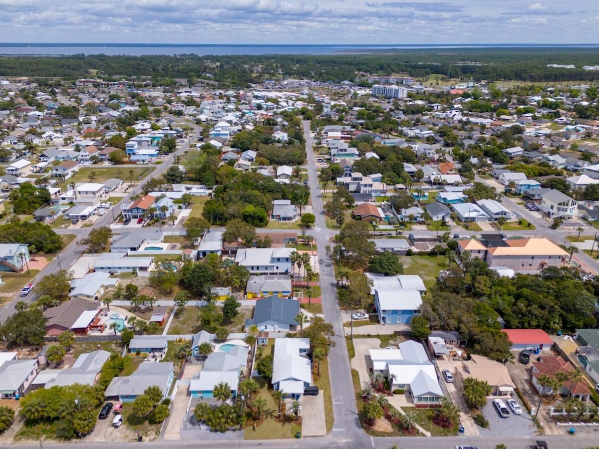 13900 Millcole Ave - Beachy - Sleeps 10 Holiday home