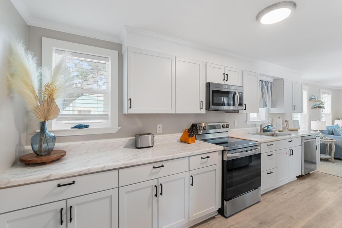 Holiday home 13900 Millcole Ave - Beachy - Sleeps 10 *