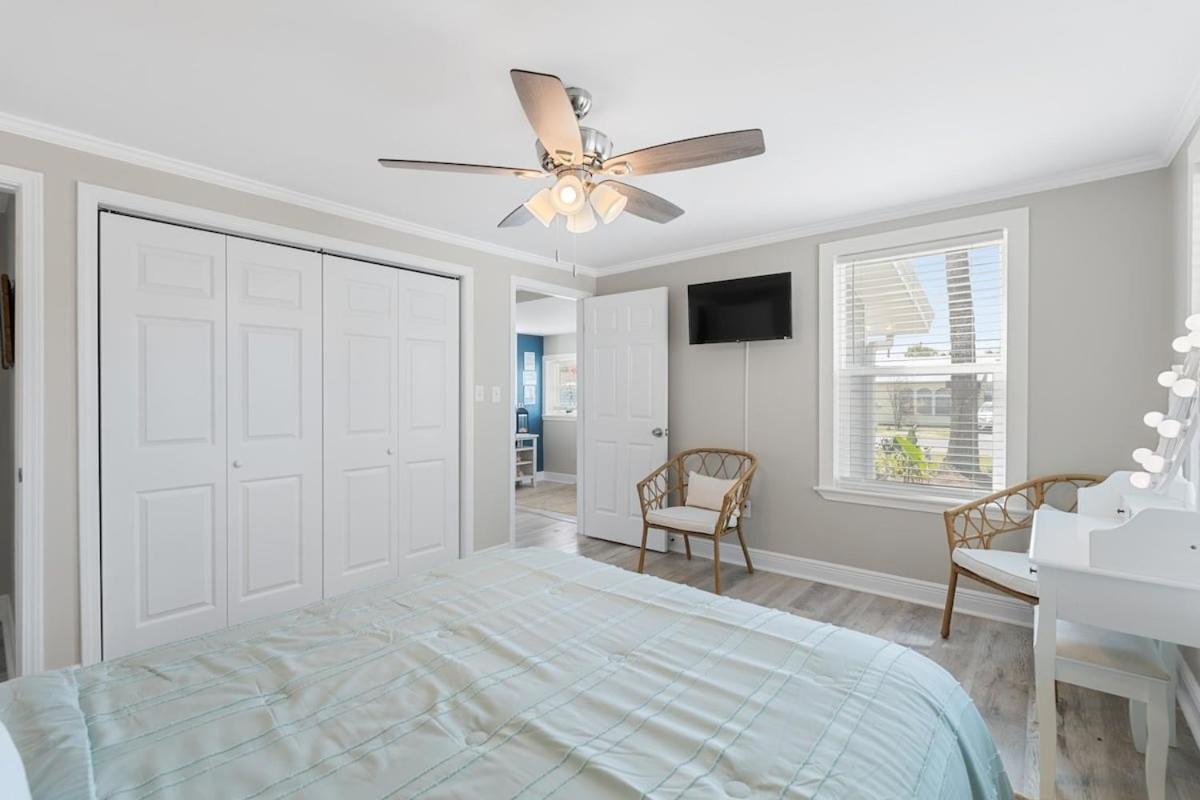 Holiday home 13900 Millcole Ave - Beachy - Sleeps 10 *