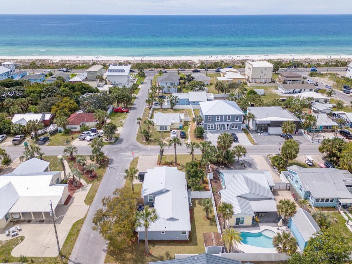 13900 Millcole Ave - Beachy - Sleeps 10 *