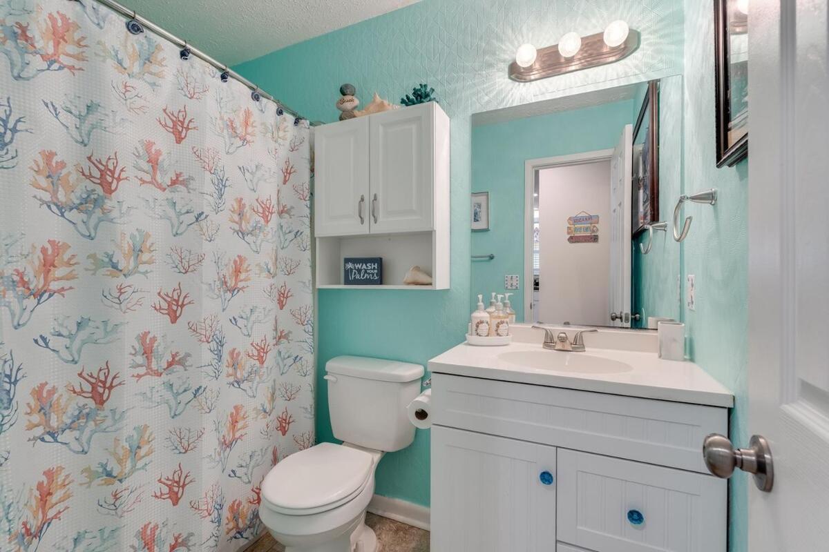 7131 Sunset Ave - By The Sea With Pool Holiday home *