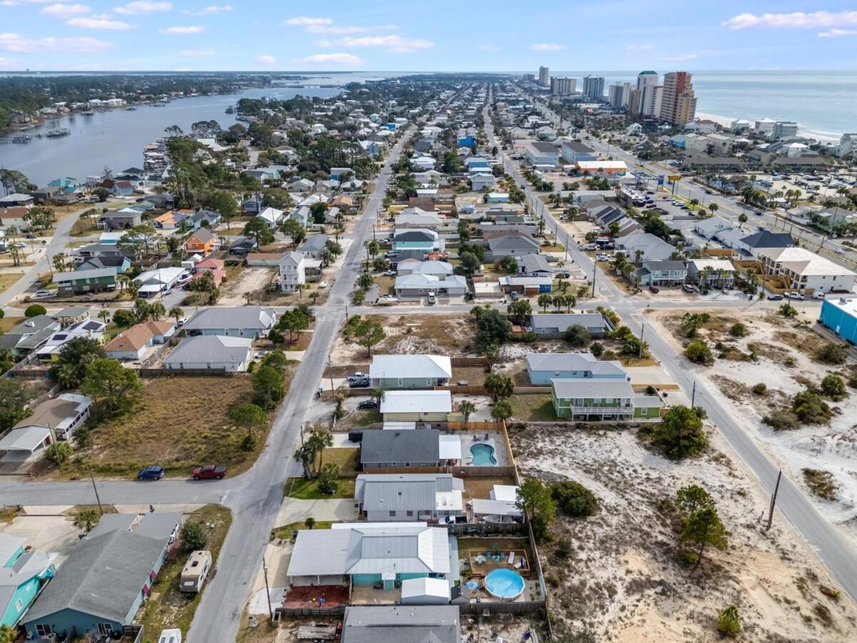 7131 Sunset Ave - By The Sea With Pool Holiday home