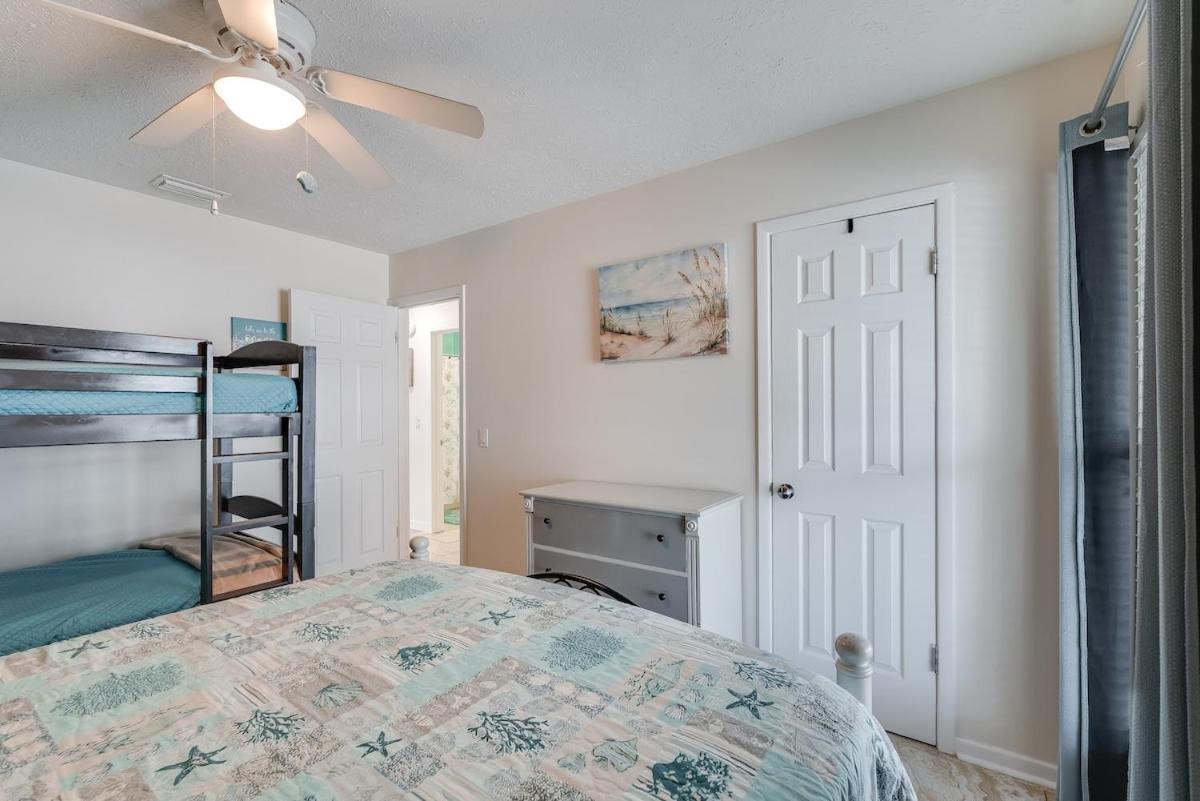 7131 Sunset Ave - By The Sea With Pool Holiday home