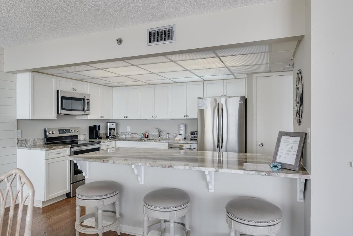Edgewater T3 #802 - 2 Bedroom 2 Ba Amazing Views