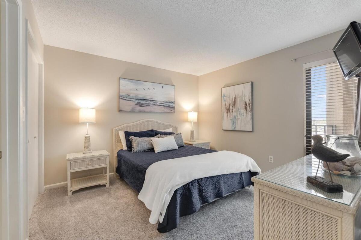 Edgewater T3 #802 - 2 Bedroom 2 Ba Amazing Views