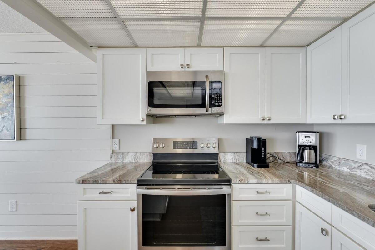 Edgewater T3 #802 - 2 Bedroom 2 Ba Amazing Views Apartment