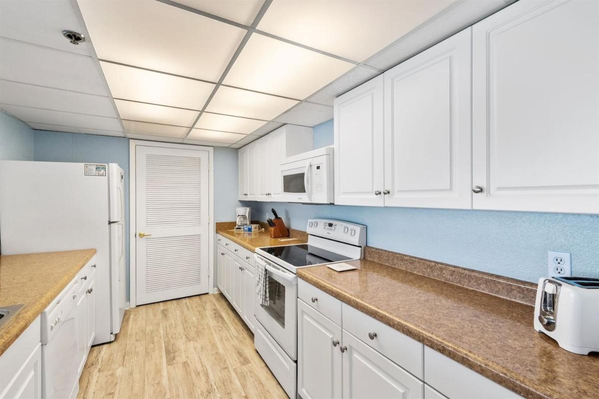 Long Tower 2 #703 Beachfront 2 Bedroom 2 Ba