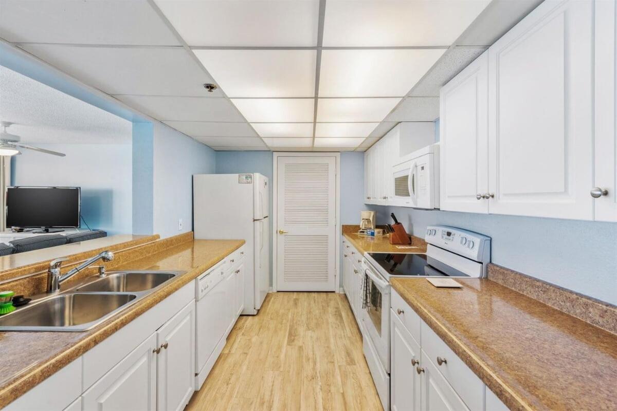 Long Tower 2 #703 Beachfront 2 Bedroom 2 Ba Apartment *