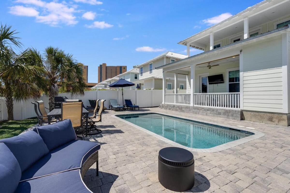 221 Sands Street - 4 Bedroom With Private Pool