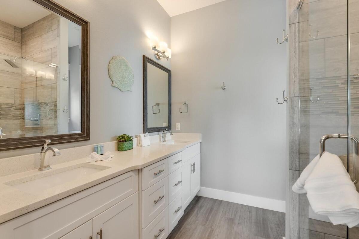 221 Sands Street - 4 Bedroom With Private Pool Holiday home