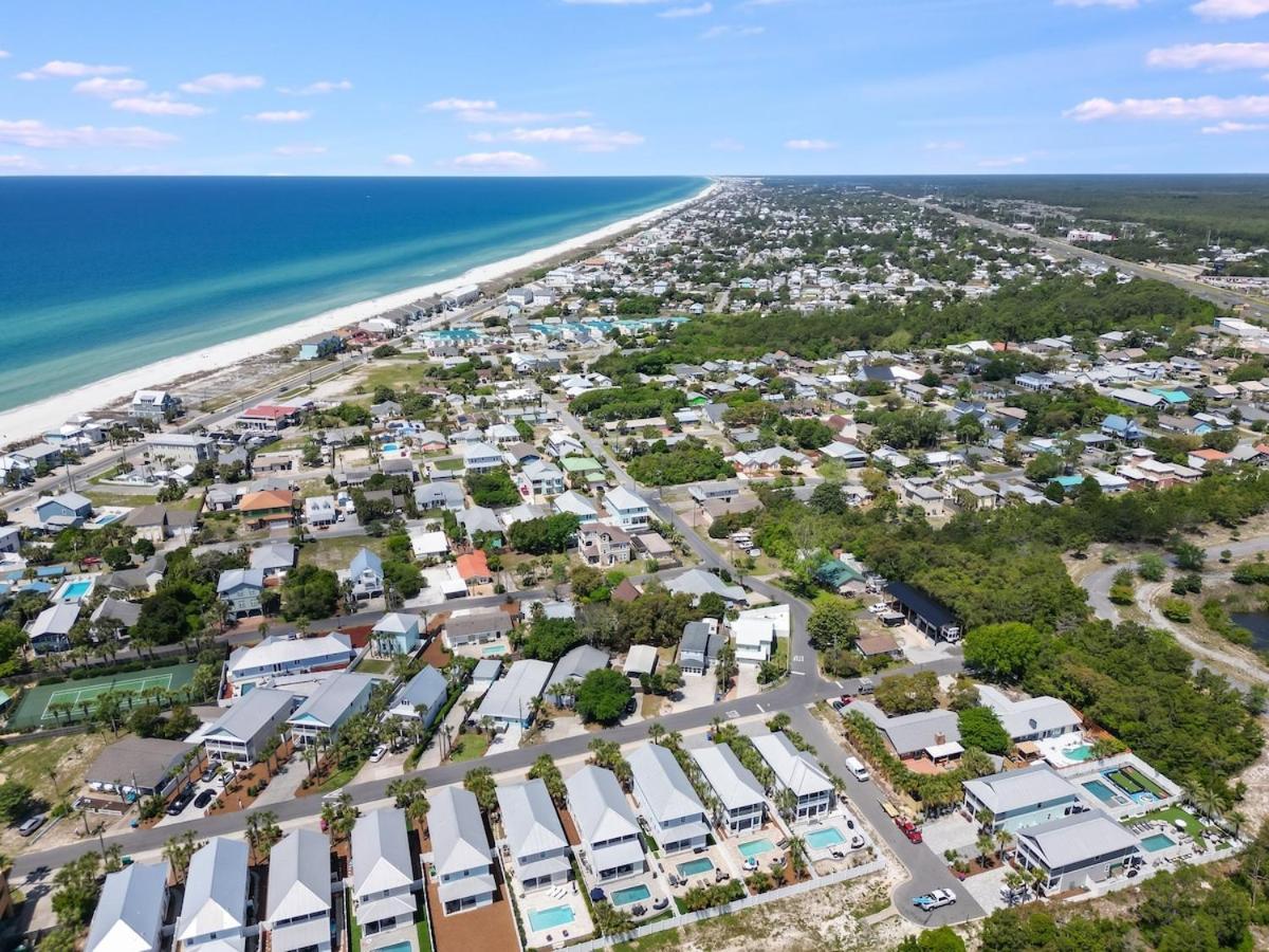 221 Sands Street - 4 Bedroom With Private Pool
