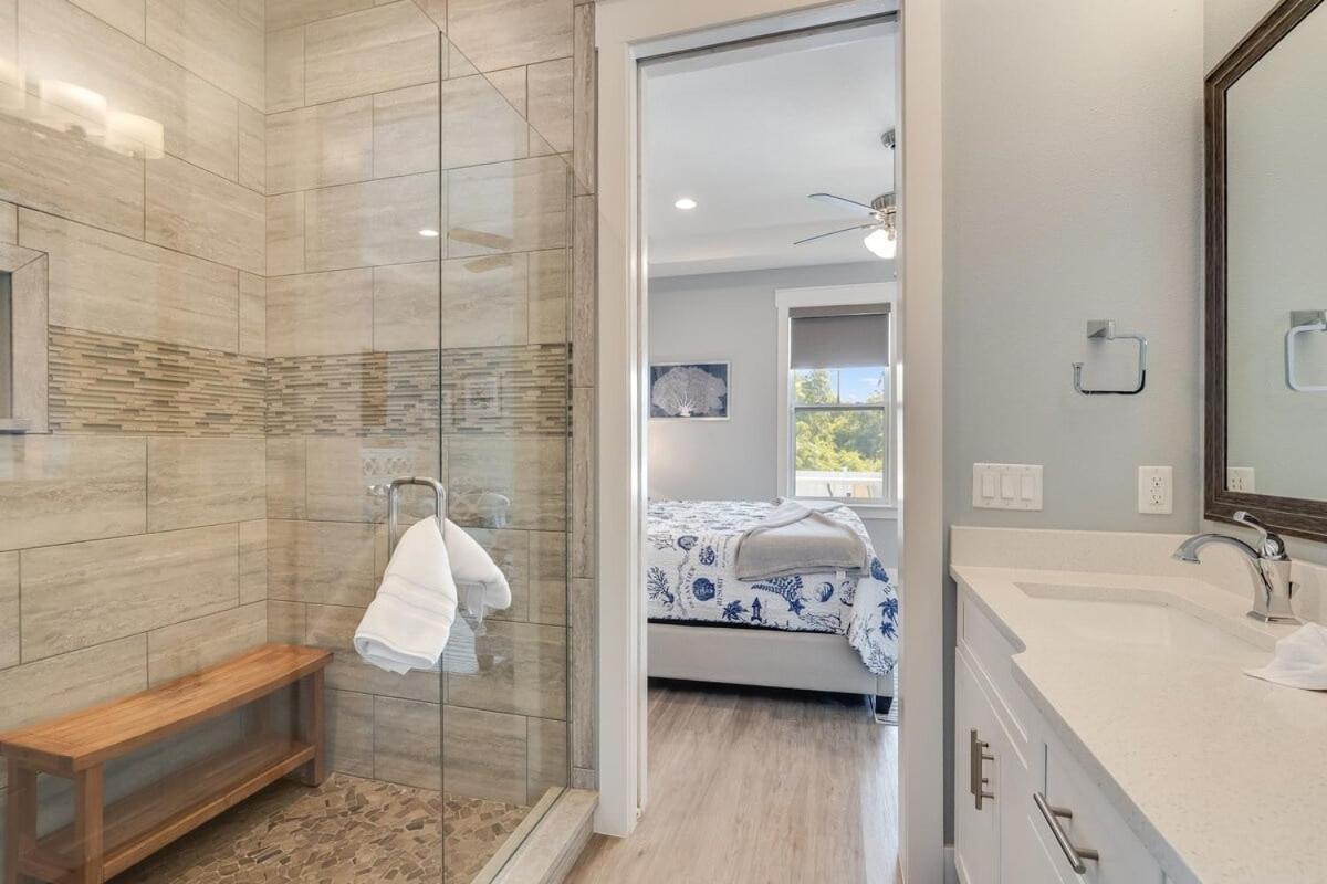 221 Sands Street - 4 Bedroom With Private Pool Holiday home