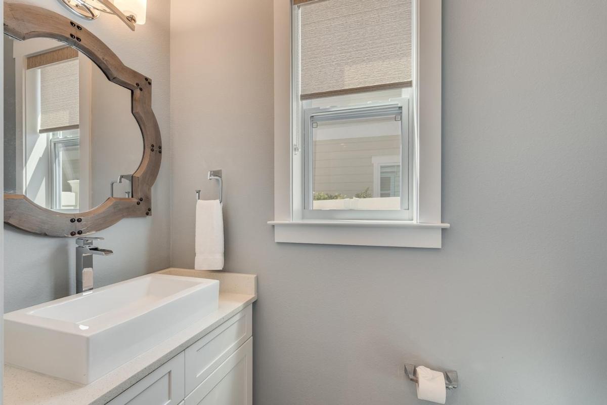 Holiday home 221 Sands Street - 4 Bedroom With Private Pool
