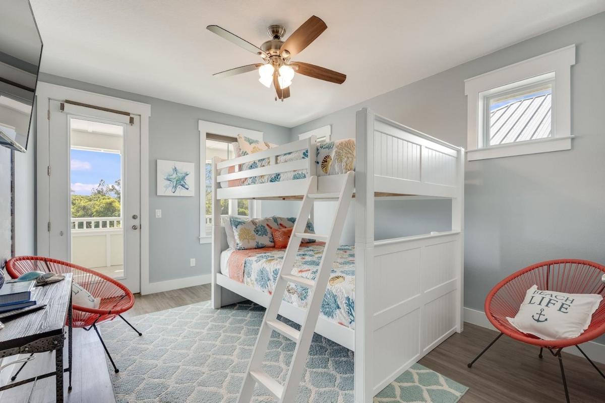 221 Sands Street - 4 Bedroom With Private Pool