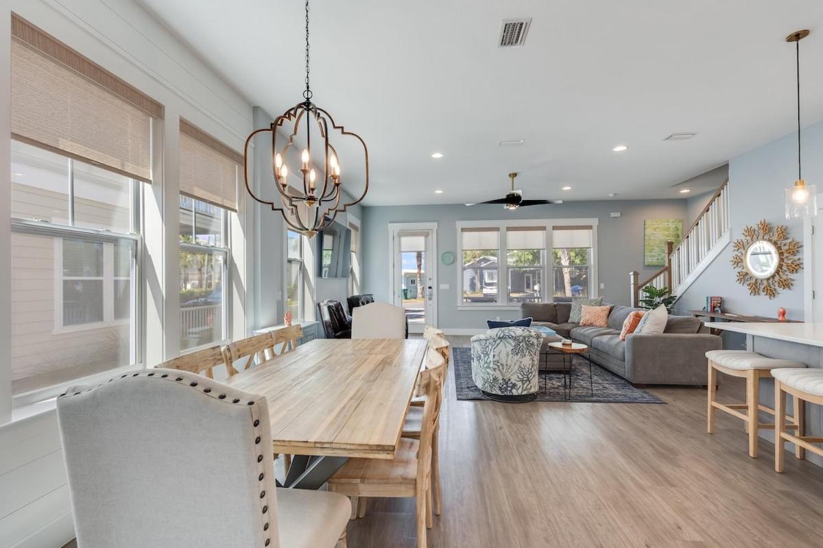 221 Sands Street - 4 Bedroom With Private Pool
