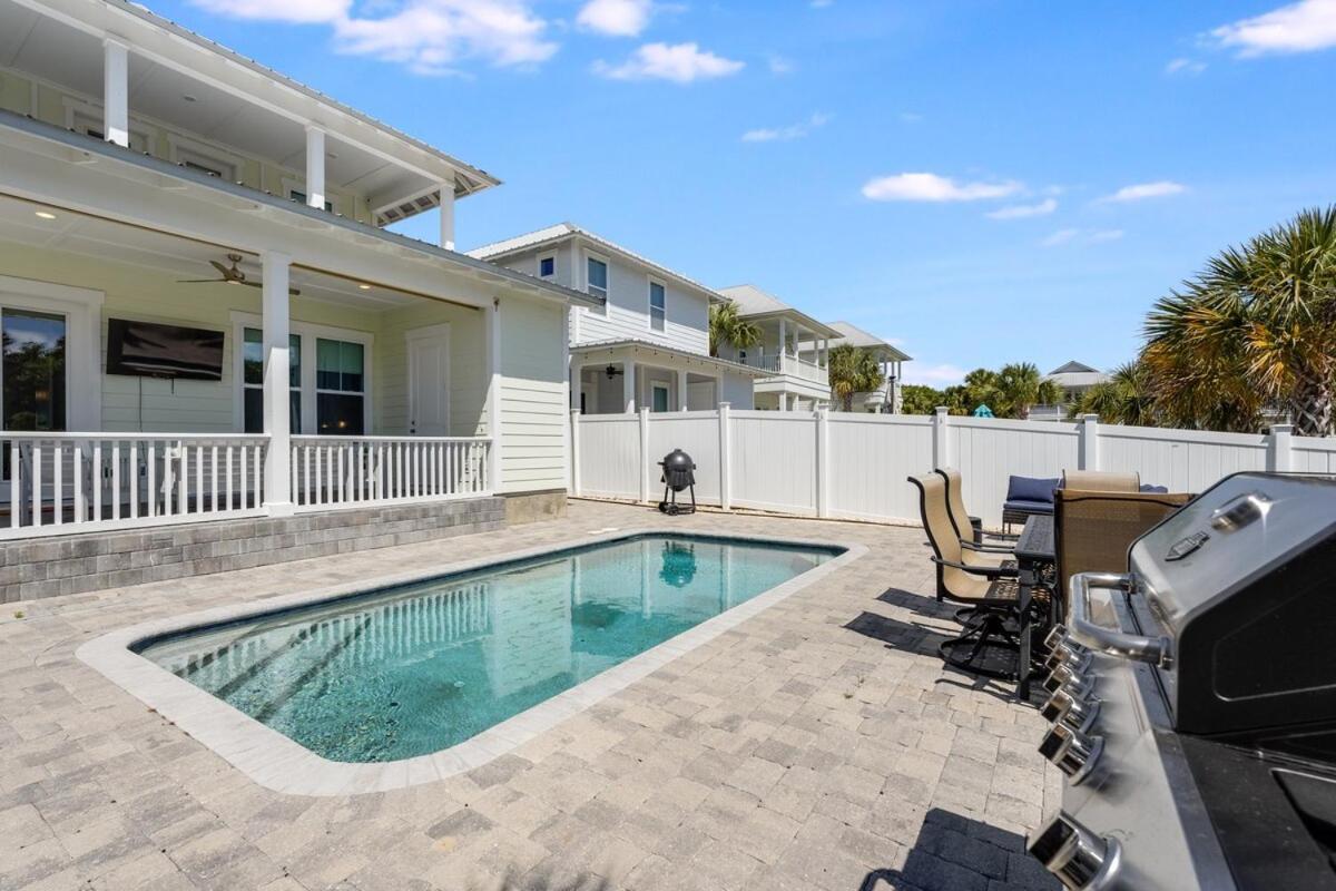 221 Sands Street - 4 Bedroom With Private Pool Holiday home