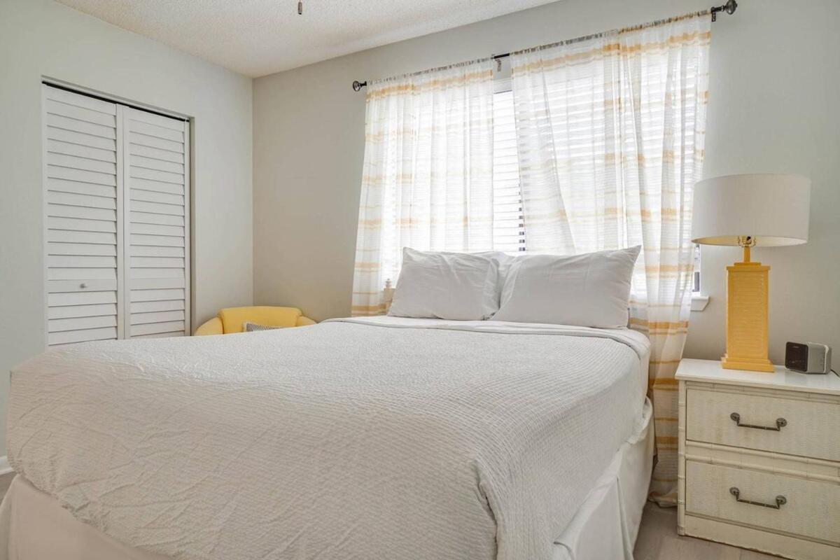 Apartment Softsands Hideaway - Portside - Sleeps 6